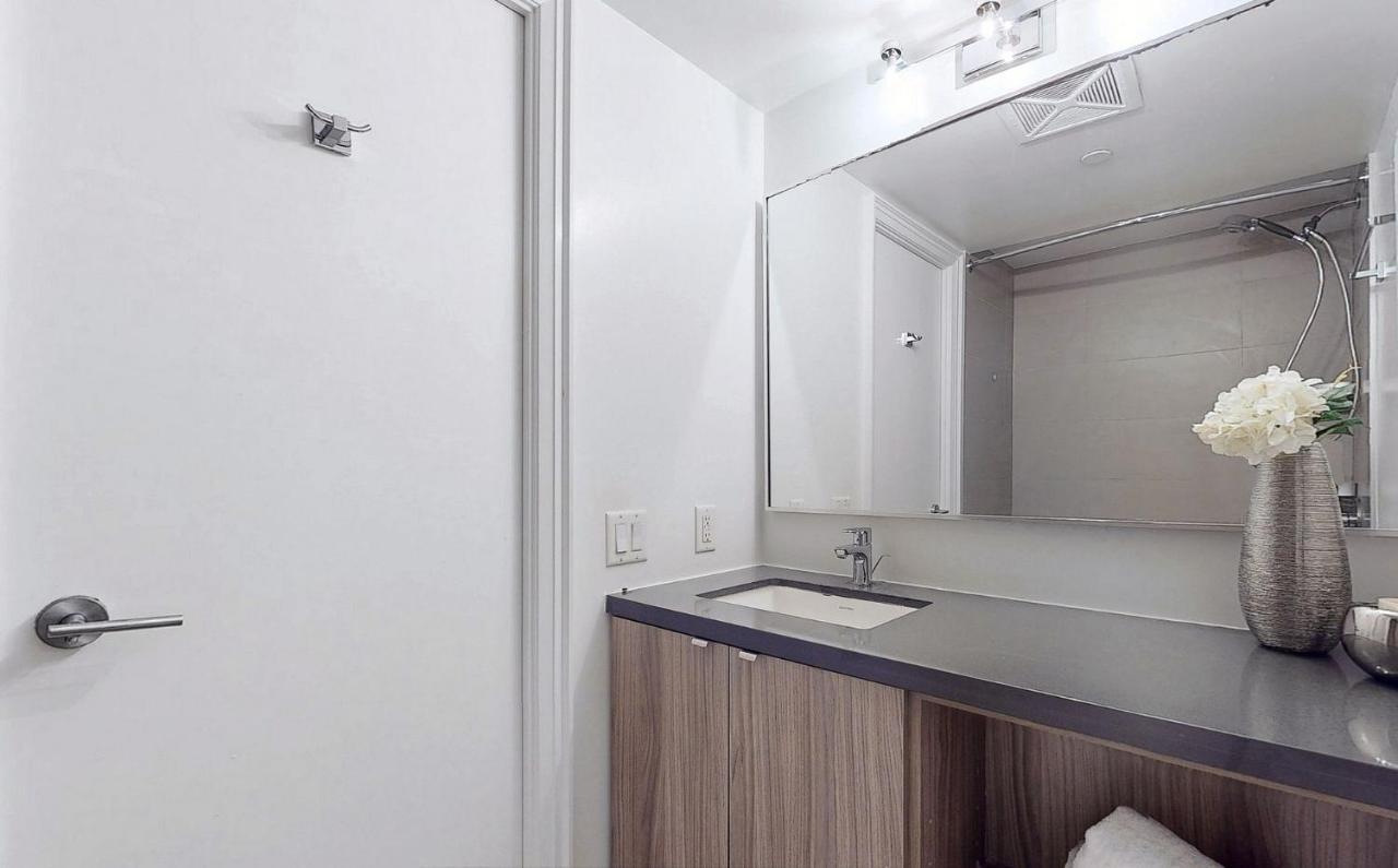 University Of Toronto Utsg Suites ภายนอก รูปภาพ